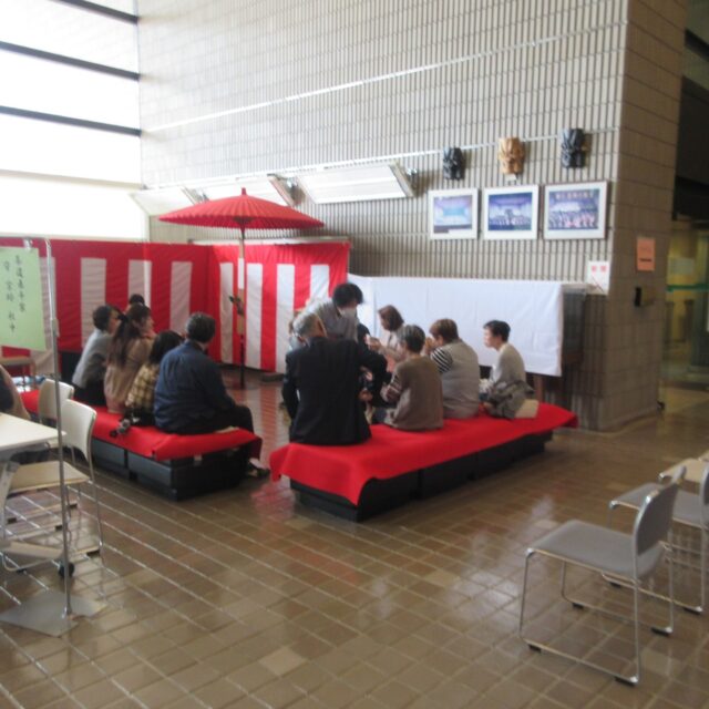 【第36回岩沼市民文化芸術祭を開催しました】
11月8日(土)、9日(日)の両日、第36回岩沼市民文化芸術祭を開催しました！
作品展示や舞台発表、体験コーナーやお茶席など、様々な催しで賑わいました。特に体験コーナーでは書道の体験など、お子様連れのご家族にも好評でした。
多くの皆様のご来場、誠にありがとうございました。

#岩沼市中央公民館　#岩沼市　#文化　#芸術　#舞台　#展示　#茶道