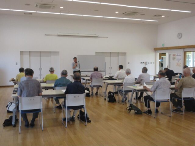【たまうら郷学が開講しました】
令和8年度中央公民館玉浦教室「たまうら郷学」が開講しました。
全4回の講座で玉浦コミュニティセンターを会場に、主に玉浦や岩沼の歴史や文化について学びます。
開講初回は「『たまうら通（つう）』から」と題して、玉浦コミュニティセンターで発行している情報紙を基に講話を実施していただきました✨

#岩沼市中央公民館　#岩沼市　#教室　#講座　#玉浦　#玉浦コミュニティセンター　#郷土史